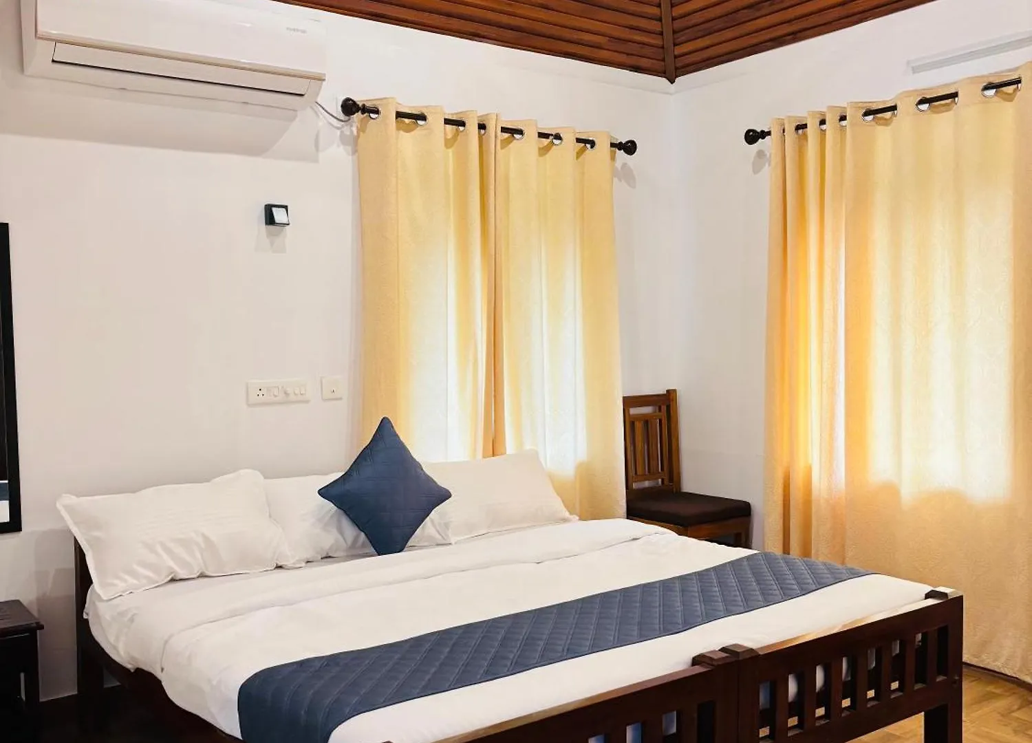 Champakulam Good Friends Inn בית אירוח