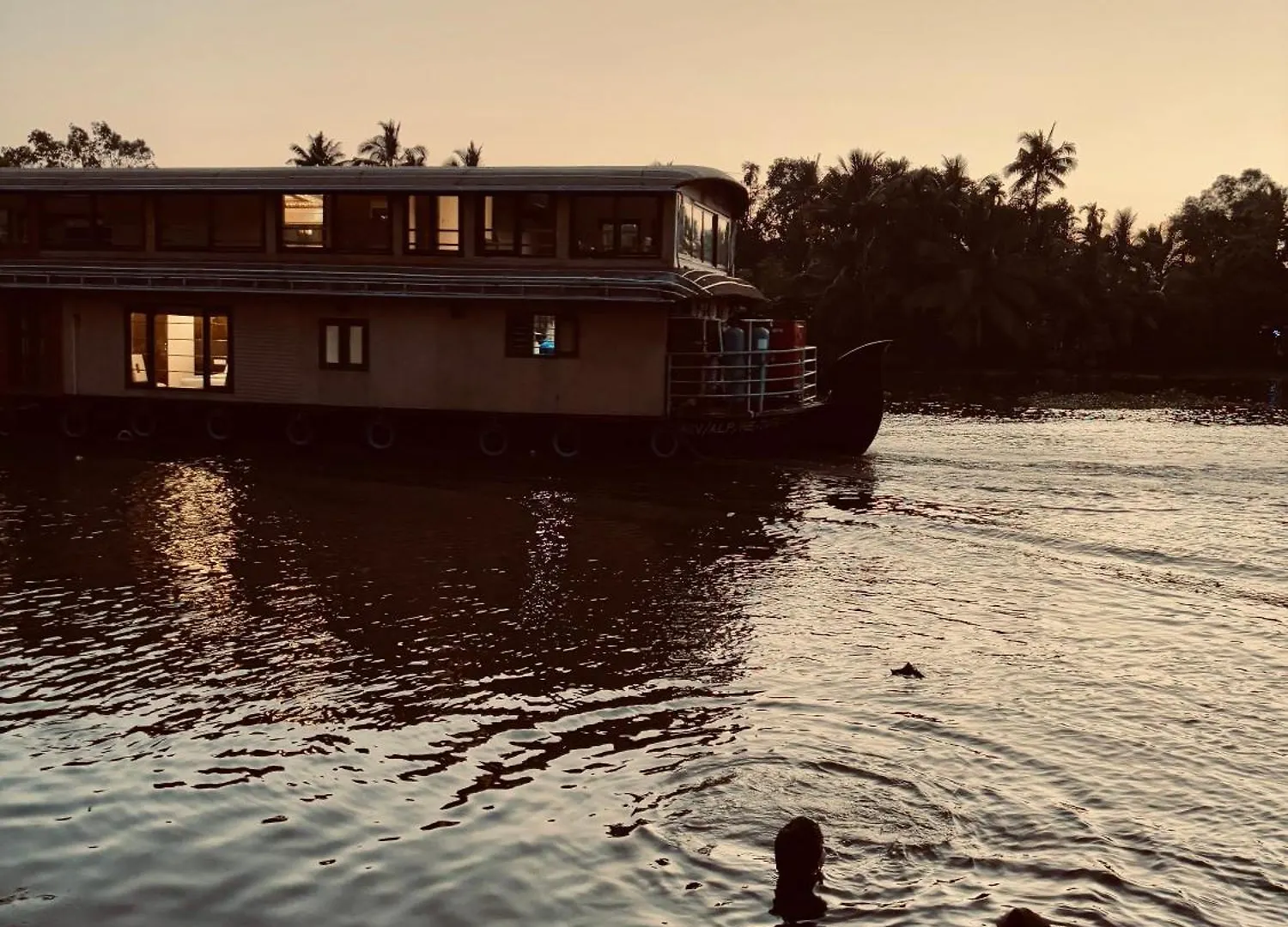 Good Friends Inn Champakulam