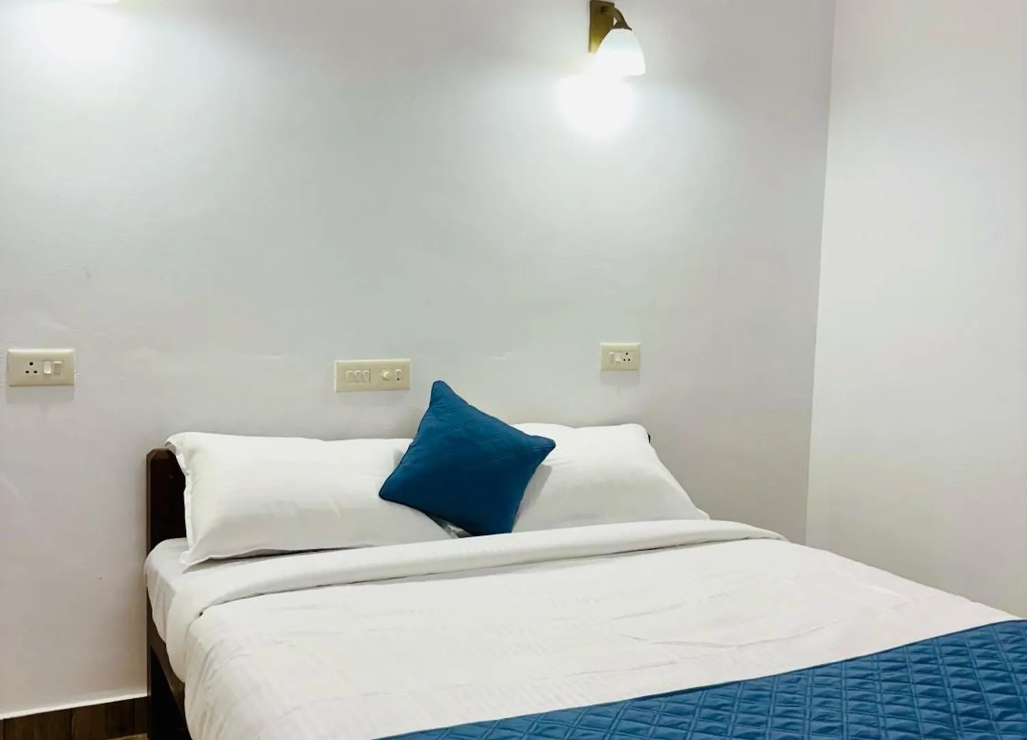 Good Friends Inn Champakulam